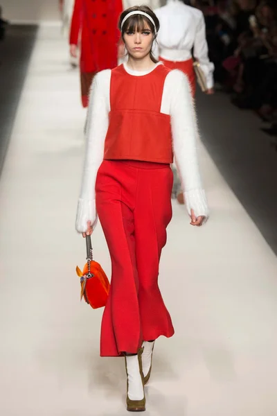 Look 7